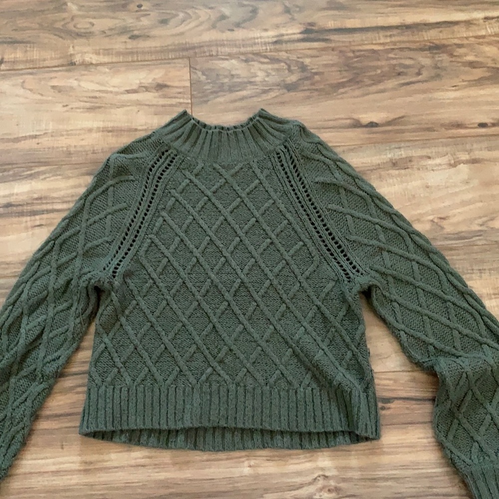 American Eagle Women’s Sweater